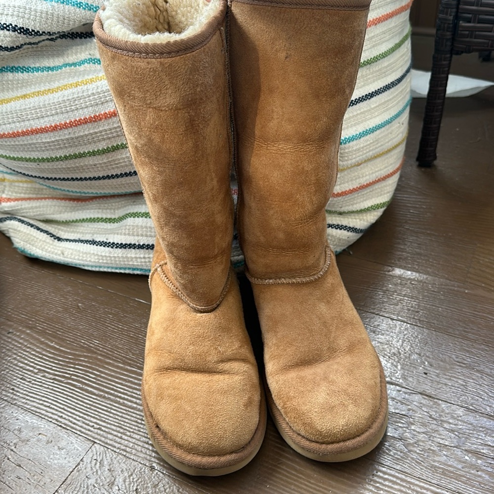 High top uggs!
